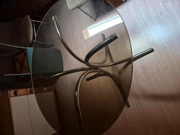 Tafel beschikbaar voor biedingen