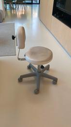 Kruk / stoel voor pedicure of verzorging, Ophalen