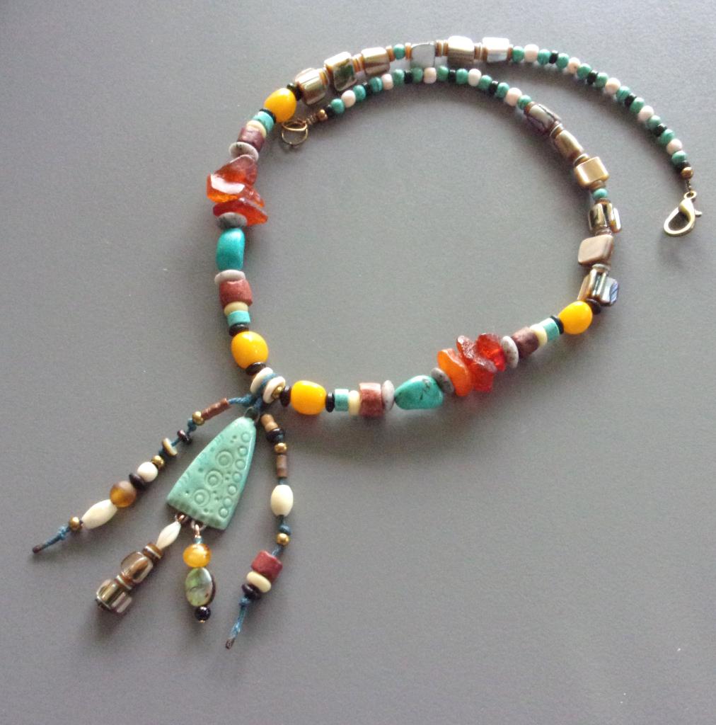 Ketting voor dames in echte turkooizen en keramische hanger, Handtassen en Accessoires, Kettingen, Nieuw, Steen of Mineraal, Blauw