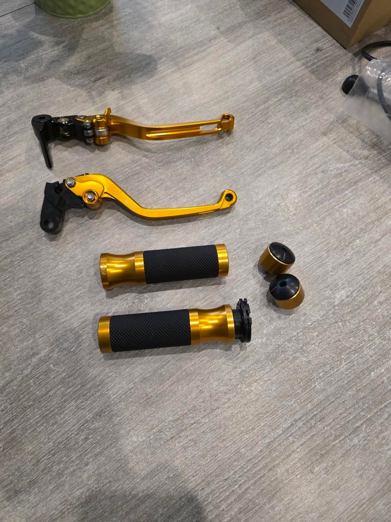 Yamaha r1 rizoma et plug  universel toutes marque, Motos, Enlèvement