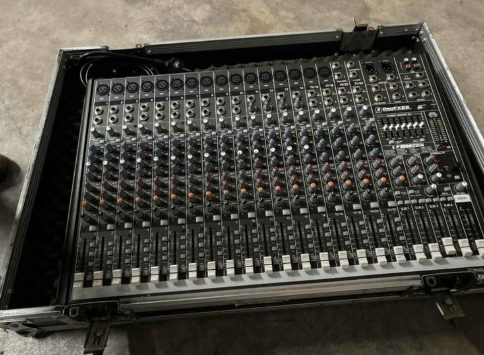 Analoge Mengtafel Mackie Fx22, Muziek en Instrumenten, Mengpanelen, Zo goed als nieuw, Ophalen