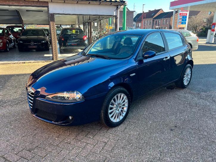 alfa romeo 147 /1.9 jtd/102000 km/CAR PASS, Autos, Alfa Romeo, Entreprise, ABS, Airbags, Alarme, Ordinateur de bord, Verrouillage central