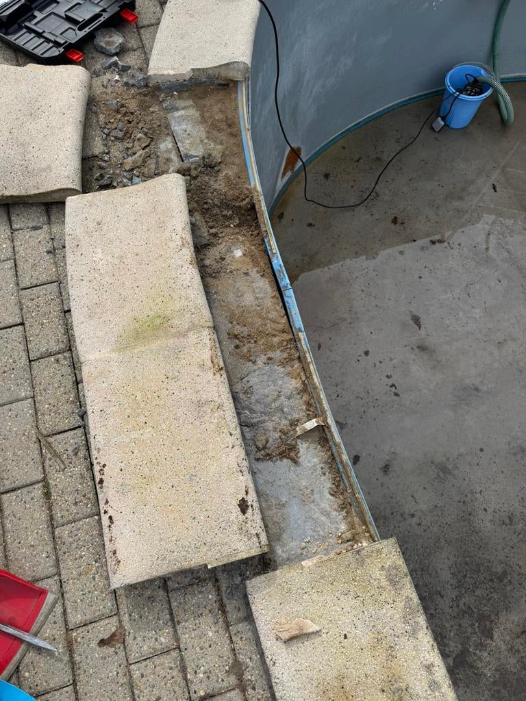 Boordsteen ovaal zwembad, Ophalen, Zo goed als nieuw