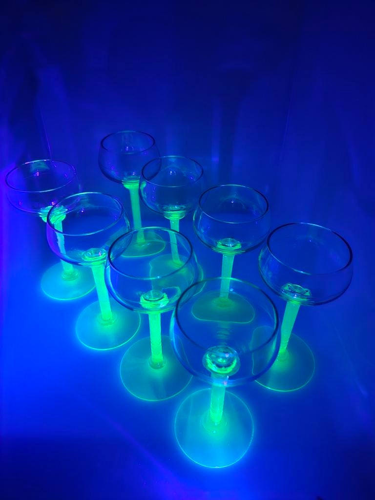 Uranium uraniumglas uraline 8 glazen glas op voet, Ophalen of Verzenden