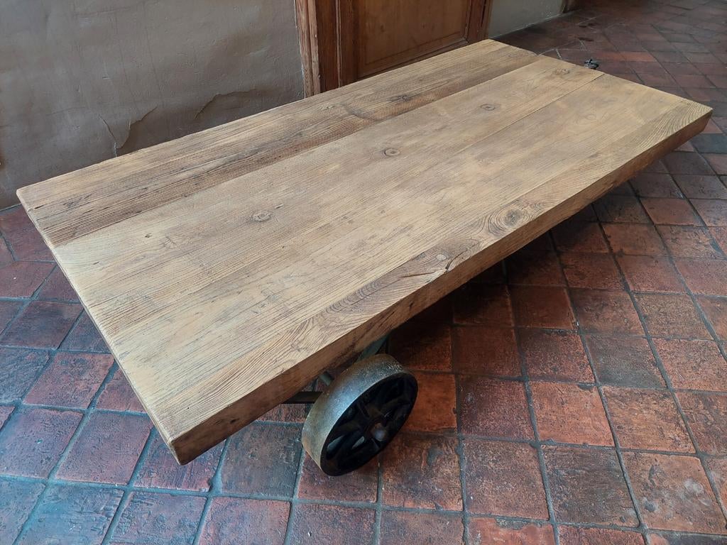 Table basse en bois massif, Huis en Inrichting, Tafels | Salontafels, Ophalen, Metaal
