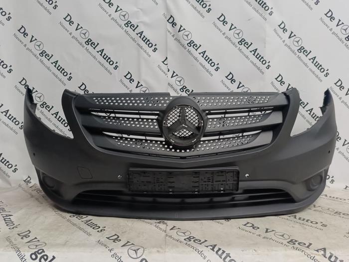 Pare-chocs avant d'un Mercedes Vito (9051), Autos : Pièces & Accessoires, Carrosserie & Tôlerie, Pare-chocs, Mercedes-Benz, Utilisé