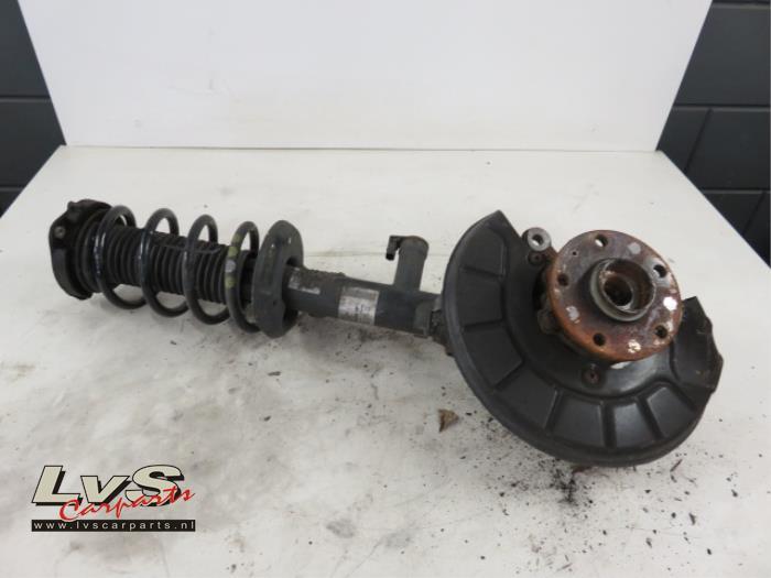 Schokdemperpoot rechts-voor van een Volkswagen Golf, Auto-onderdelen, Gebruikt, -, Volkswagen, -