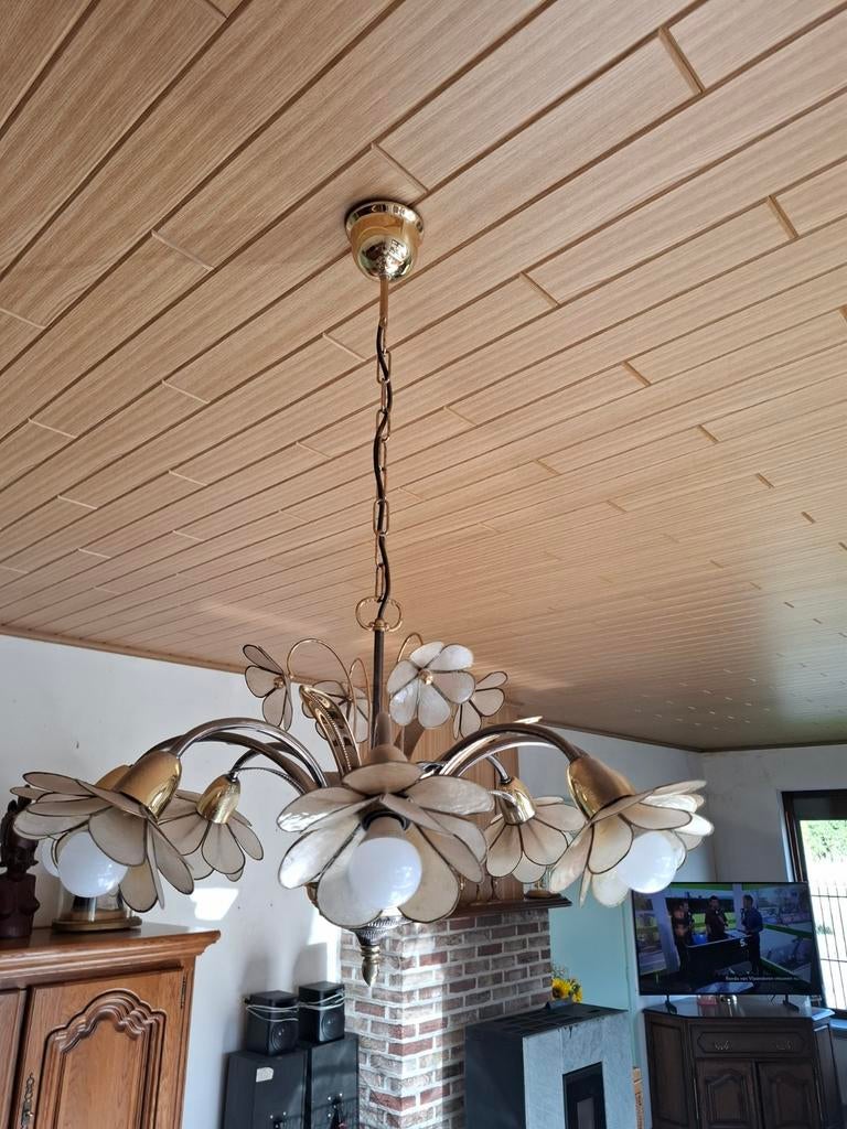 twee kroonluchter, Enlèvement