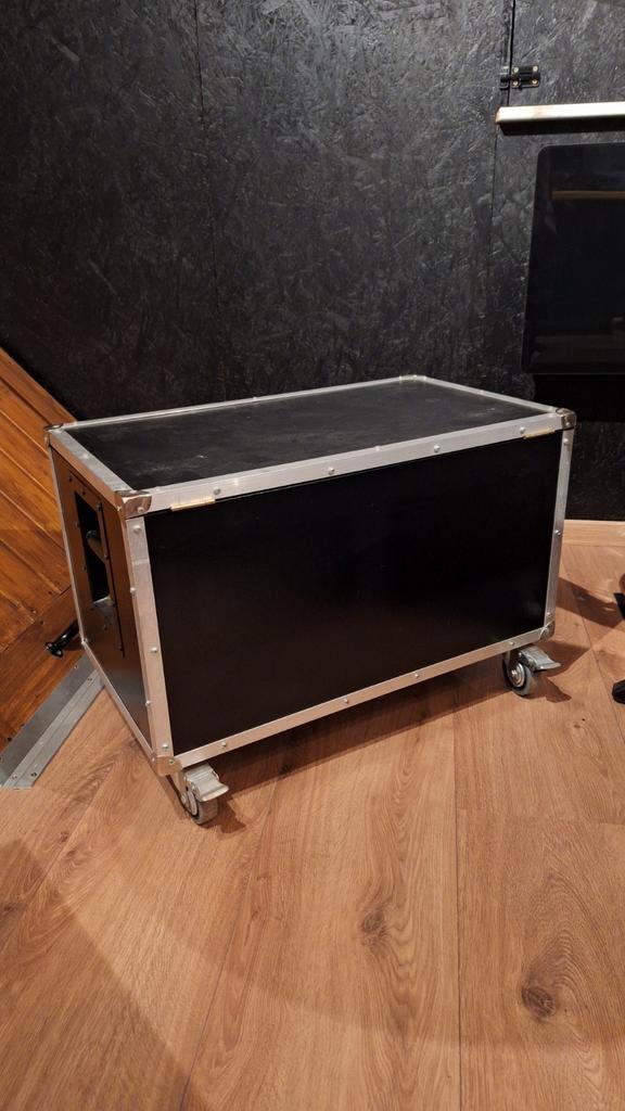 Flightcase op wielen, Muziek en Instrumenten, Behuizingen en Koffers, Zo goed als nieuw, Flightcase, Ophalen