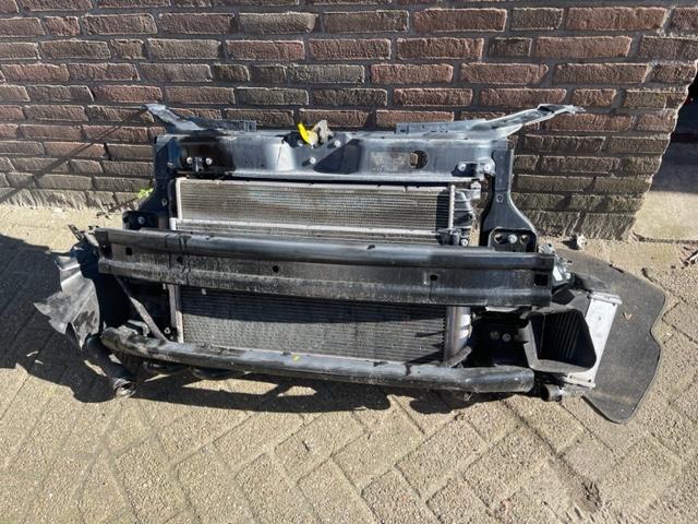 VOORFRONT met koelers Abarth 500 / 595 / 695 (01-2008/-), Gebruikt, De Bloemendaal 21 21
5221 EB  'S HERTOGENBOSCH, NL, Info@123Parts.nl