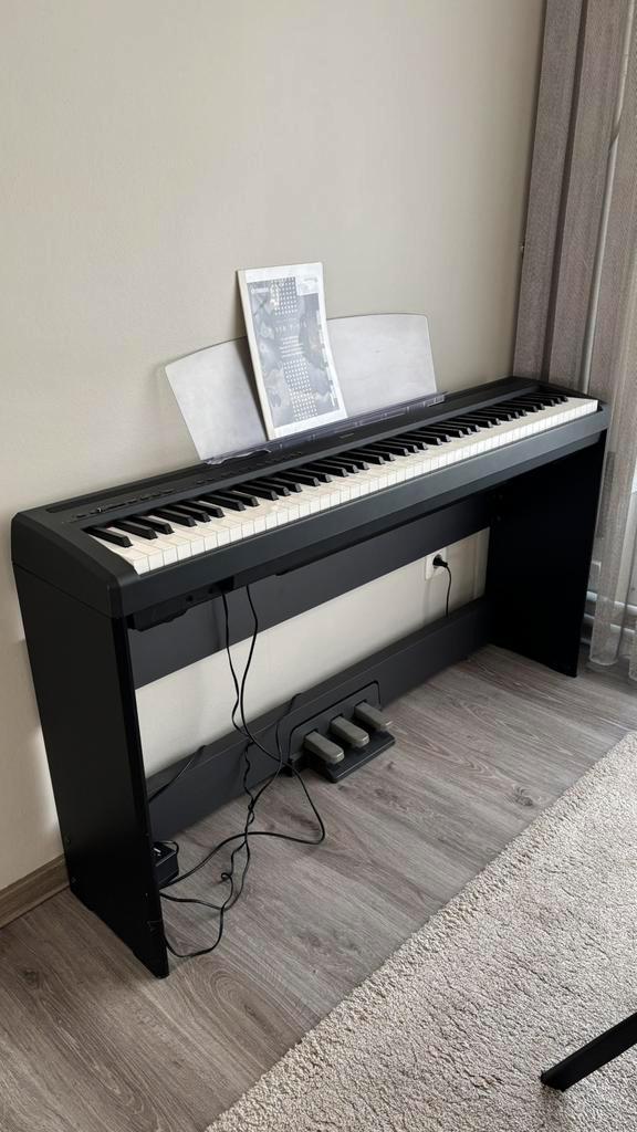 Yamaha p-95 digitale piano, Musique & Instruments, Pianos, Utilisé, Piano, Noir, Digital, Enlèvement