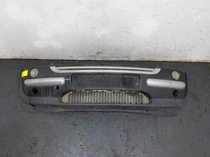 Voorbumper van een Mini Cooper (668), Auto-onderdelen, Carrosserie, Bumper, Mini, Gebruikt, 3 maanden garantie, Ophalen of Verzenden