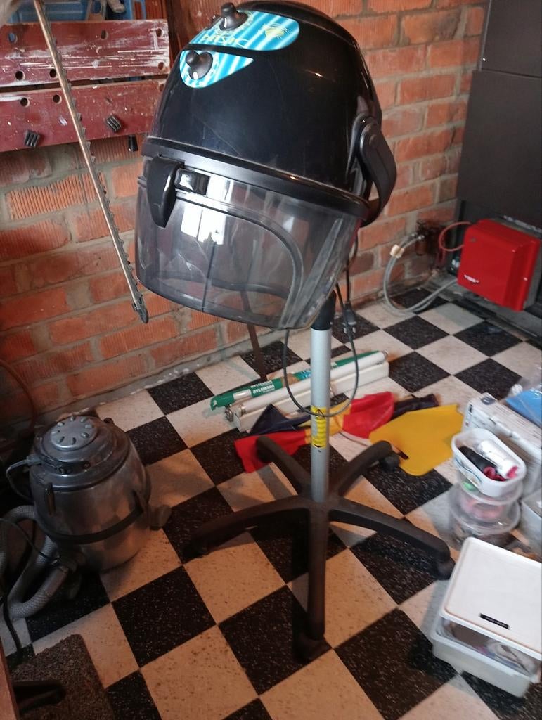 Kapsalon haardroger, Ophalen