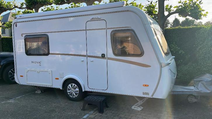 Eriba Nova Light 465, Caravans en Kamperen, Caravans, Particulier, tot en met 3, 750 - 1000 kg, Treinzit, Eriba, Frans bed, 6 tot 7 meter