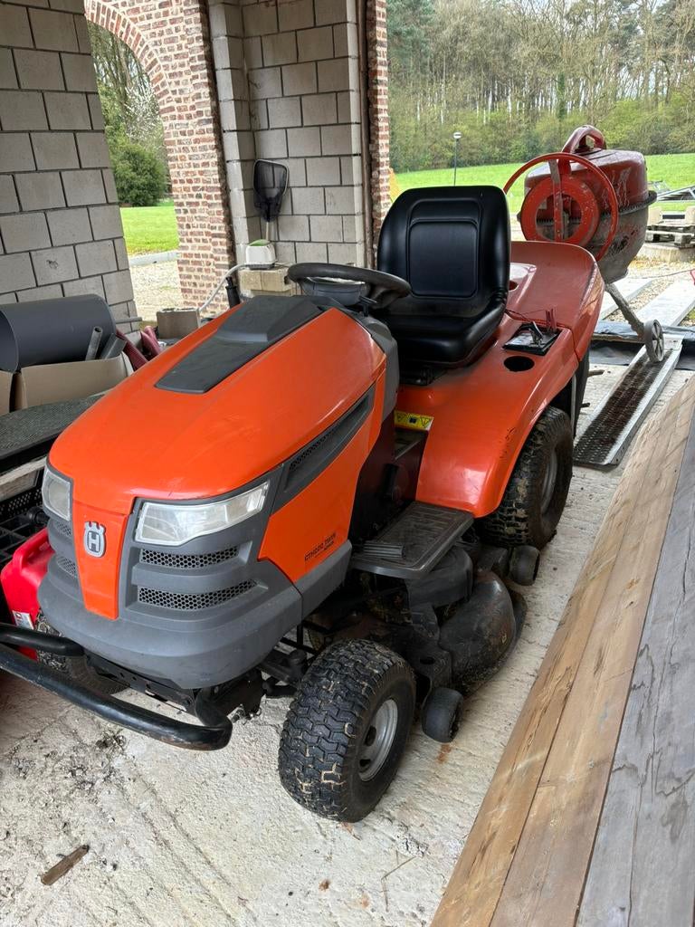 Zitmaaier husqvarna 2 cilinder 16pk, Jardin & Terrasse, Tondeuses autoportées, Enlèvement, Comme neuf