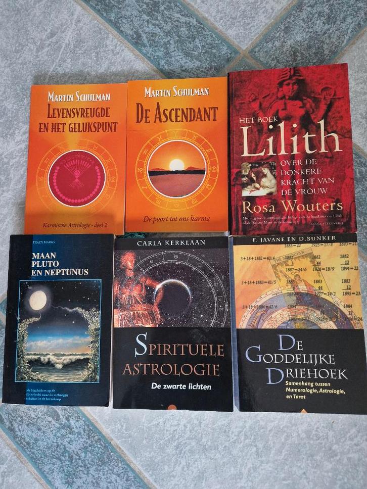 Boeken astrologie, Boeken, Esoterie en Spiritualiteit, Gelezen, Achtergrond en Informatie, Astrologie, Ophalen of Verzenden