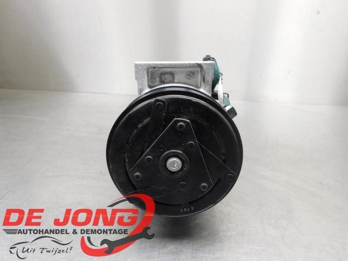 Pompe clim d'un Renault Clio, Autos : Pièces & Accessoires, Autres pièces automobiles, Renault, Utilisé, 3 mois de garantie, Enlèvement ou Envoi