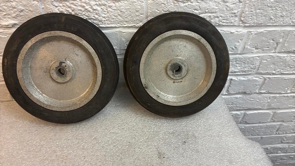 Paire de roues, Collections, Objets militaires | Seconde Guerre mondiale, Enlèvement ou Envoi