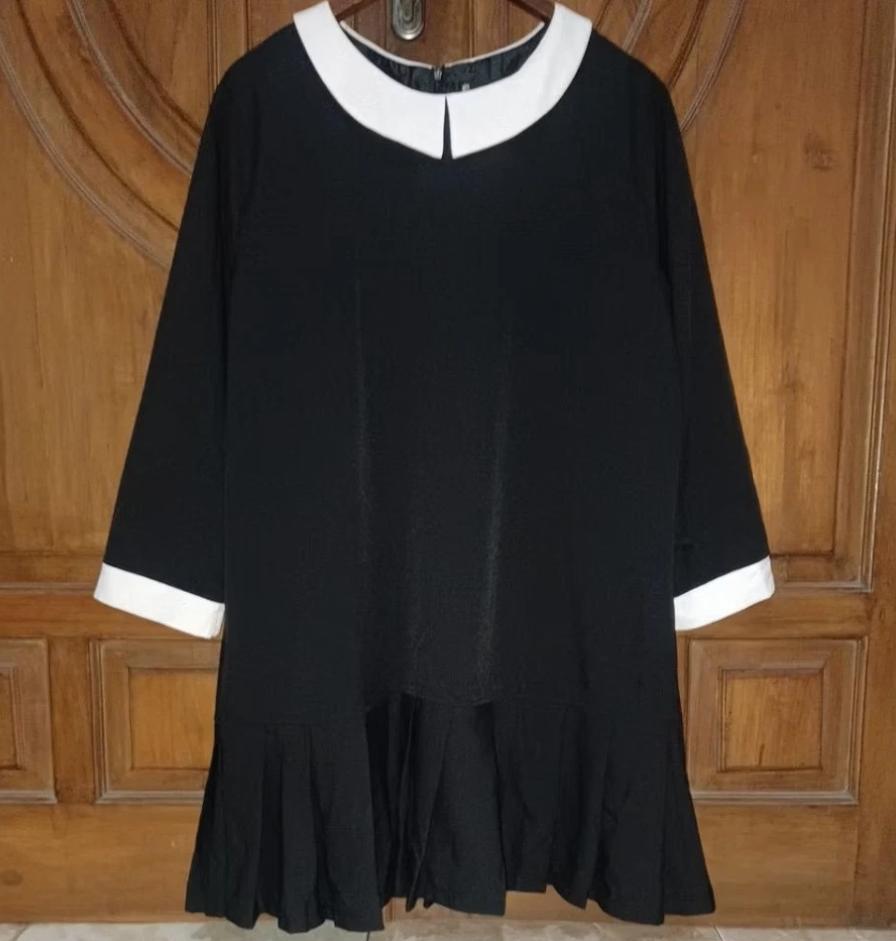 Dames donker zwarte jurk met witte kraag, Kleding | Dames, Jurken, Maat 38/40 (M), Zwart, Nieuw, Ophalen of Verzenden