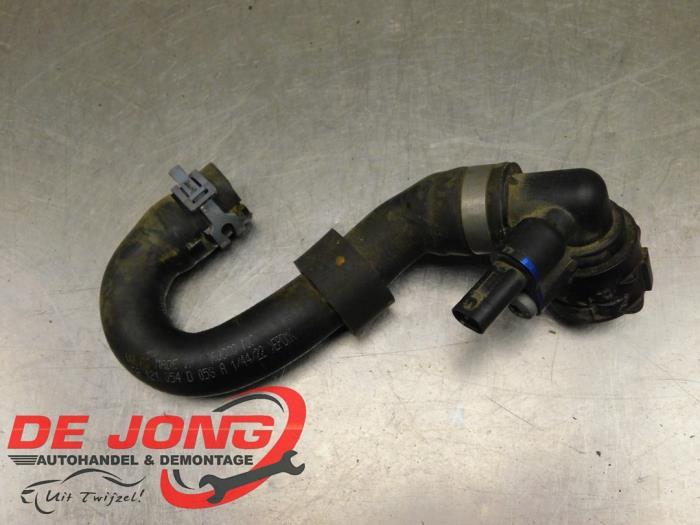 Radiateurslang van een Cupra Born, Gebruikt, -, -, Ophalen of Verzenden