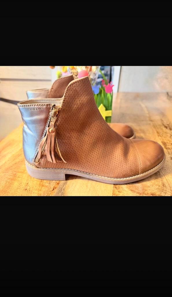 Nieuwe leder Geox enkellaarsjes, Kleding | Dames, Schoenen, Nieuw, Lage of Enkellaarzen, Bruin, Ophalen of Verzenden