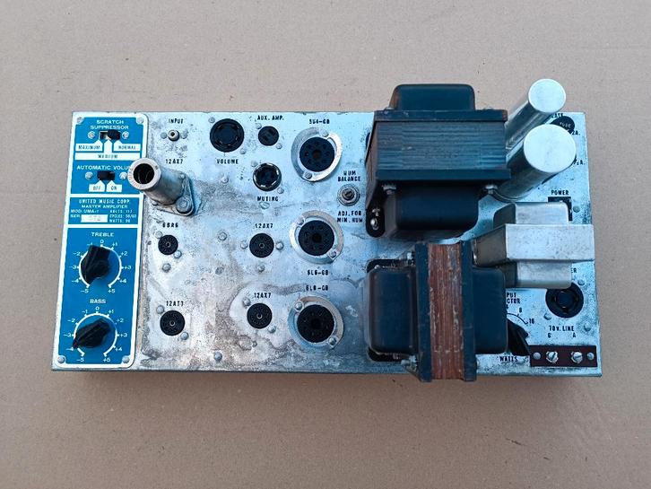 Versterker United UPB-100 (1959) jukebox, Collections, Machines | Jukebox, Envoi