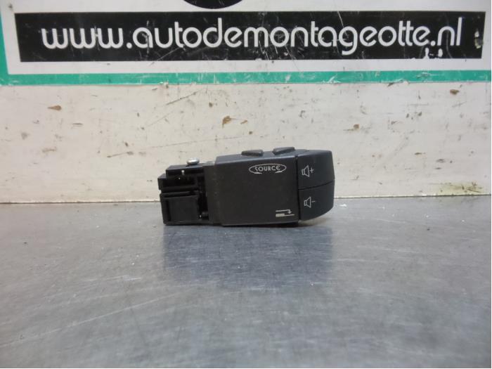 Radiobediening Stuur van een Renault Twingo (Twingo 07-), Auto-onderdelen, Besturing, Renault, Gebruikt, 3 maanden garantie, Ophalen of Verzenden