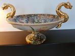 Italiaanse schaal met twee slangen koppen en bloemen, de Sch, Ophalen