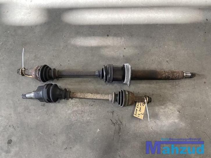 FORD FIESTA 4 1.3 8V rechts links aandrijfas, Auto-onderdelen, Remmen en Aandrijving, Ford, Gebruikt