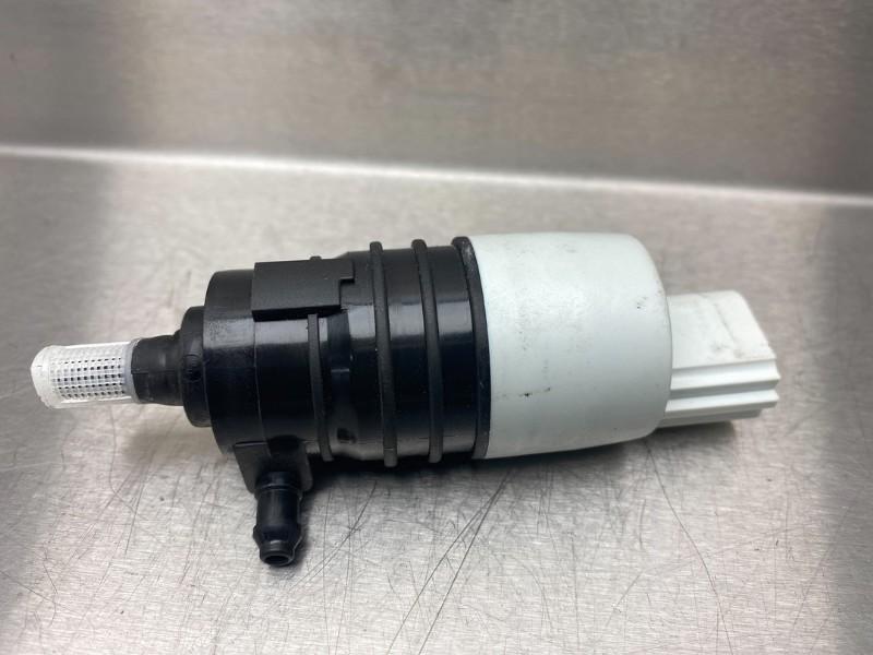 LAVE-GLACE POMPE AVANT Toyota Supra (DB) (01-2019/-), Utilisé, Toyota