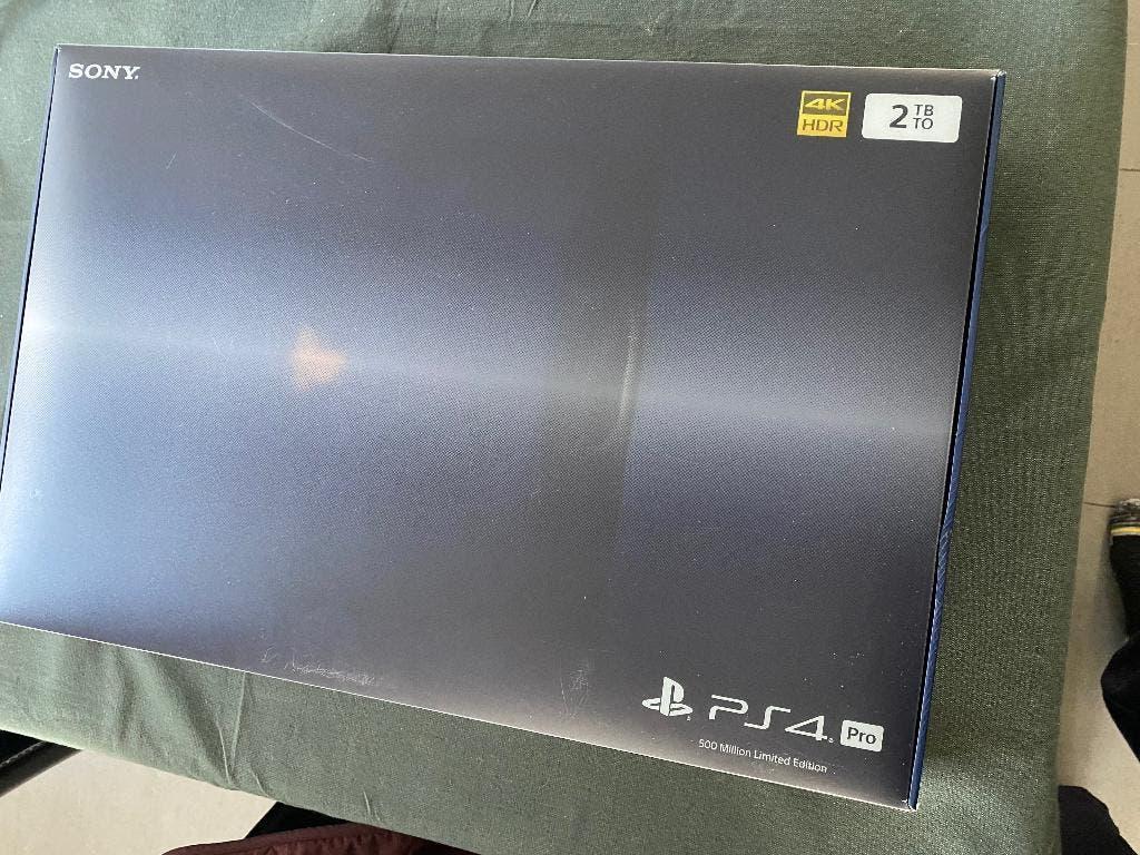 PS4 Pro: édition 500 million , 100% complète., Consoles de jeu & Jeux vidéo, Enlèvement ou Envoi, Utilisé, Avec 1 manette, Pro