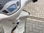 Scooter VESPA PRIMAVERA (Piaggio) 125cc, Fietsen en Brommers, Ophalen, Zo goed als nieuw, Zadel, Piaggio
