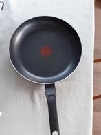 Poêle Tefal 27 cm - à peine utilisée, Maison & Meubles, Enlèvement, Comme neuf, Poêle à frire ou Sauteuse, Plaque céramique