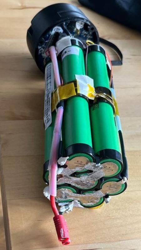 Batterie AHOOGA 24v  HS, Vélos & Vélomoteurs, Enlèvement, Utilisé, Moins de 30 km par batterie, Autres marques