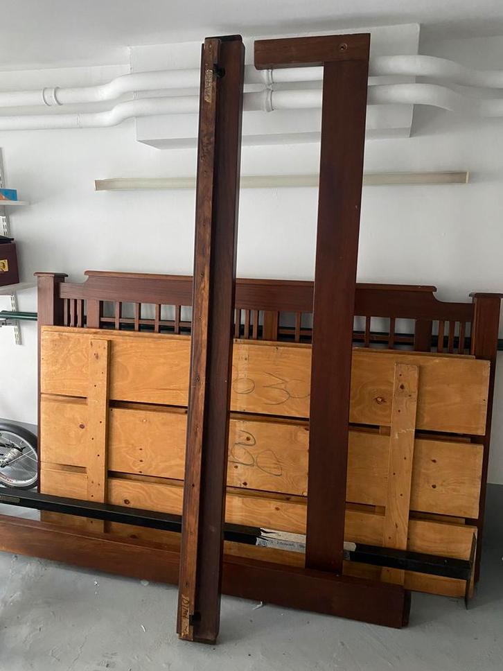 Lit en bois massif a donner, Huis en Inrichting, Slaapkamer | Bedden, Gebruikt, Tweepersoons, 180 cm, 200 cm, Hout, Bruin, Ophalen