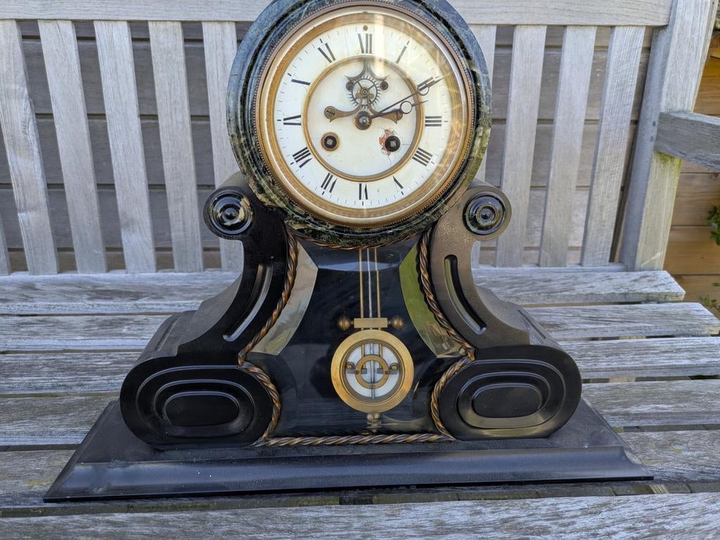 Zware antieke marmeren pendule. Zwart met groene kleur, Ophalen