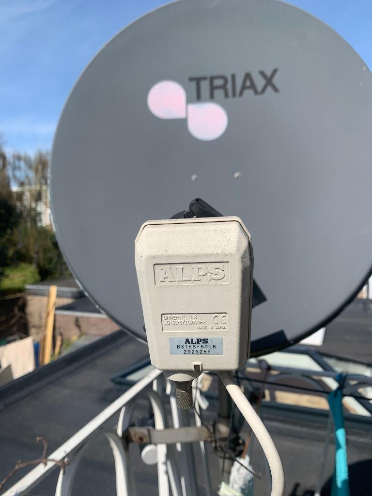 Schotelantenne Triax, Audio, Tv en Foto, Schotelantennes, Ophalen, Gebruikt, (Schotel)antenne, Overige merken