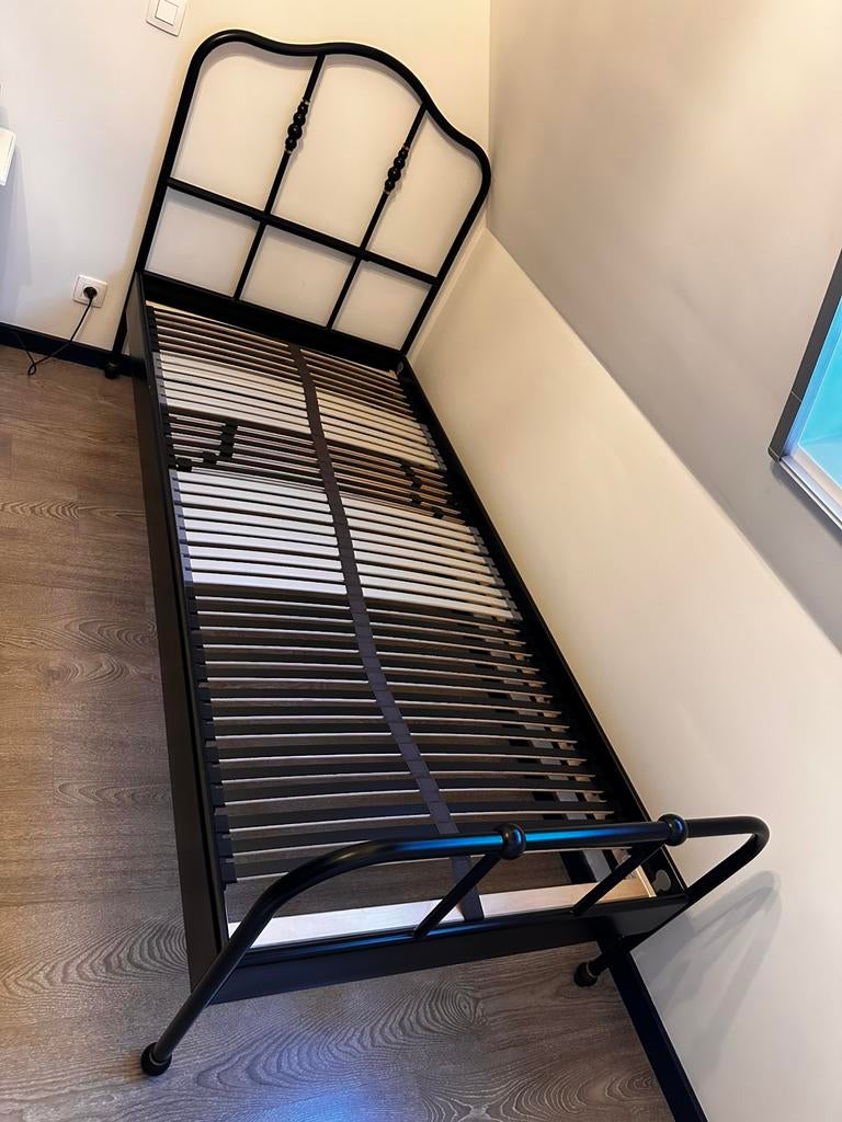 Bed en lattenbodem IKEA, Ophalen, Zo goed als nieuw