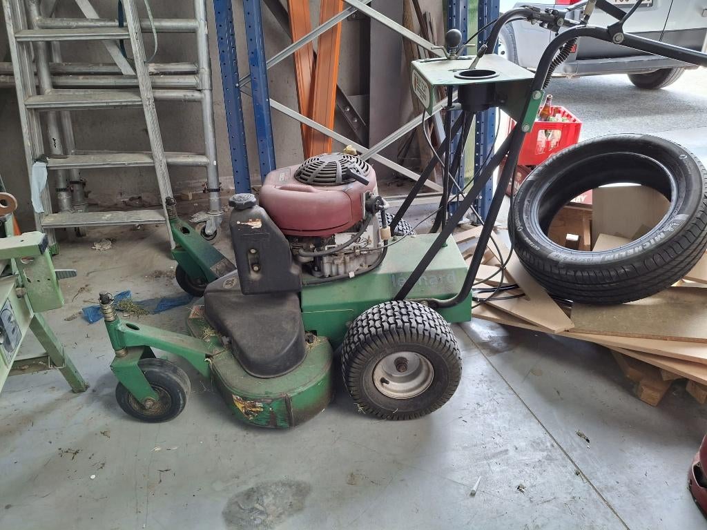 Tondeuse à gazon INTEK, Cirkelmaaier, Ophalen, Gebruikt, Benzine-grasmaaier