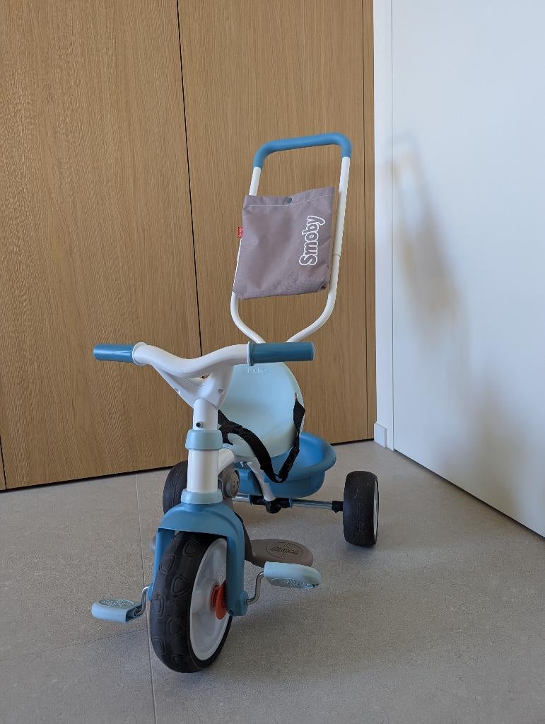 Smoby driewieler, nieuwstaat, Ophalen, Zo goed als nieuw, Duwstang