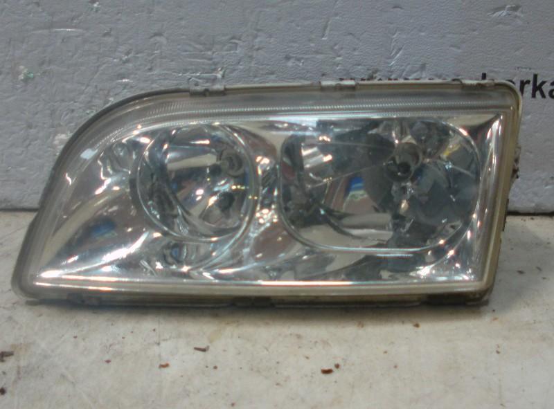 KOPLAMP LINKS Volvo V40 (VW) (01-1995/06-2004) (30899682), Auto-onderdelen, Gebruikt, Info@VerberkAutodemontage.nl, Nijverheidstraat 1a 1a
5405 AJ  UDEN, NL