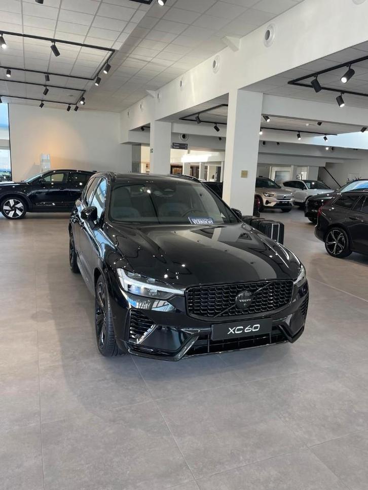 Volvo XC60 Black Edition ULTRA T6 AWD PHEV met weinig km, Auto's, Volvo, Particulier, XC60, 360° camera, 4x4, ABS, Achteruitrijcamera