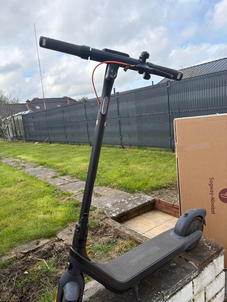 Trotinette Ninebot E2 Pro, Fietsen en Brommers, Steps, Zo goed als nieuw, Ophalen of Verzenden