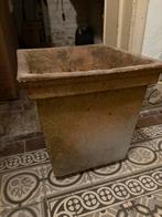 Grand pot  en terre cuite, Carré, Enlèvement, Utilisé, Intérieur