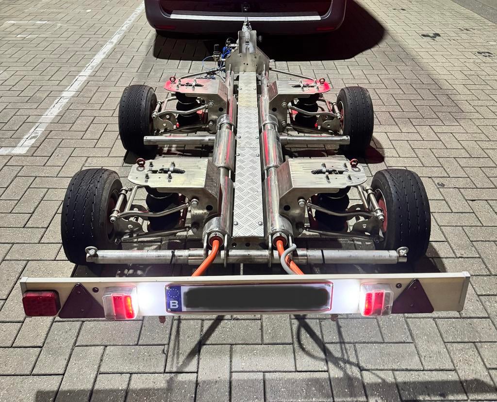 Unieke motor aanhangwagen met luchtvering – lichtgewicht, Ophalen, Zo goed als nieuw