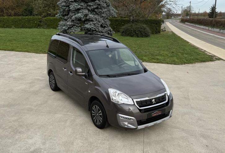 Peugeot Partner 1.2i benz. ** CarPlay - 94.000 km ** GAR 12M, Auto's, Peugeot, Bedrijf, Te koop, Partner, ABS, Airbags, Airconditioning
