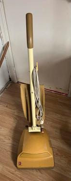 Werkende Retro steelstofzuiger merk Hoover, Ophalen