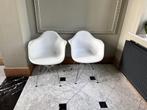 2 chaises copie eames, Metaal, Twee, Wit, Zo goed als nieuw
