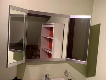 Spiegel beschikbaar voor biedingen