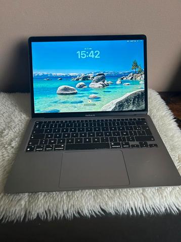 Apple macbook air 13” m1 beschikbaar voor biedingen